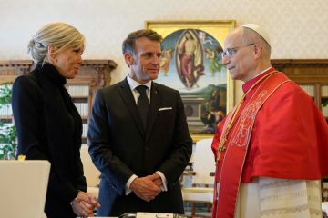 GUERRA DE DISCURSOS: Macron usa mensagem ao Papa para criticar indiretamente os EUA GUERRA DE DISCURSOS: Macron usa mensagem ao Papa para criticar indiretamente os EUA