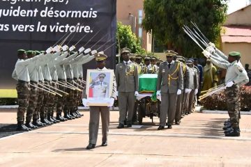Mali : Bamako presta última homenagem ao general Sadio Camara em cerimónia oficial de Estado Mali : Bamako presta última homenagem ao general Sadio Camara em cerimónia oficial de Estado