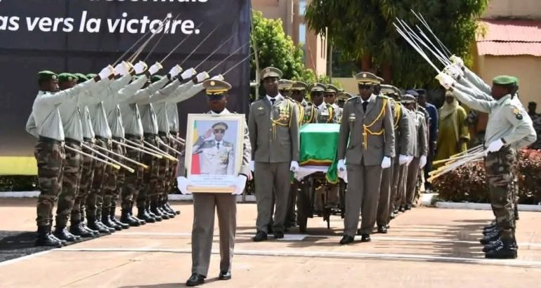 Mali : Bamako presta última homenagem ao general Sadio Camara em cerimónia oficial de Estado Mali : Bamako presta última homenagem ao general Sadio Camara em cerimónia oficial de Estado